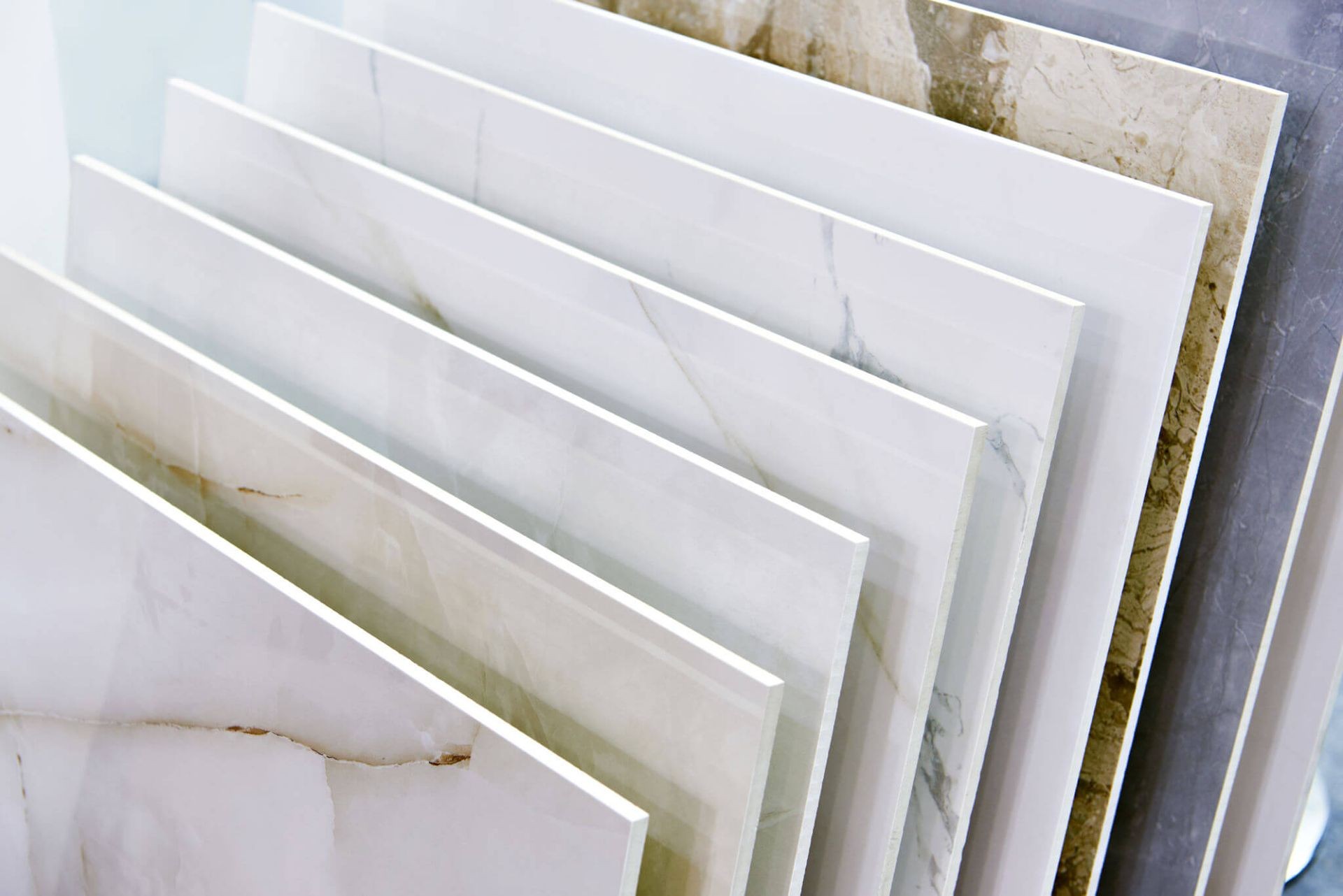 Samples of light porcelain slabs